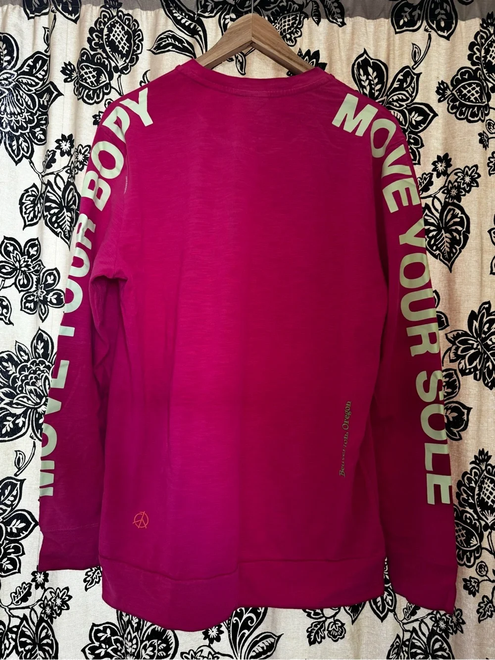 Nike Hot Pink Worldtour Graphic Sweatshirt with White Logo